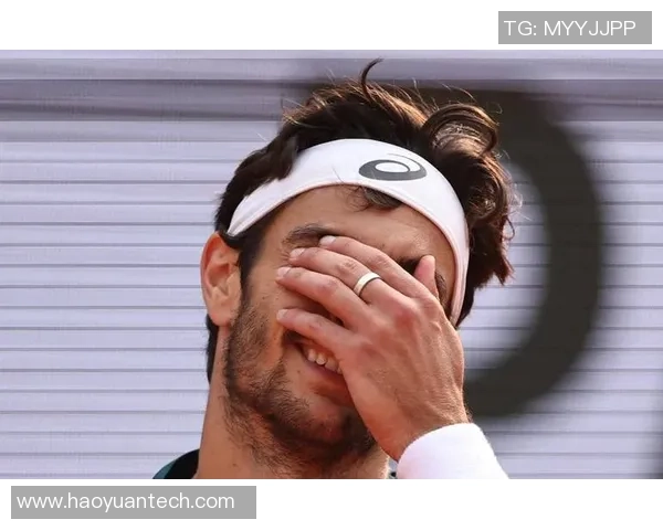 穆塞蒂打败辛纳获奖扬言要成第三巨子，网友：先拿一个大满贯再说